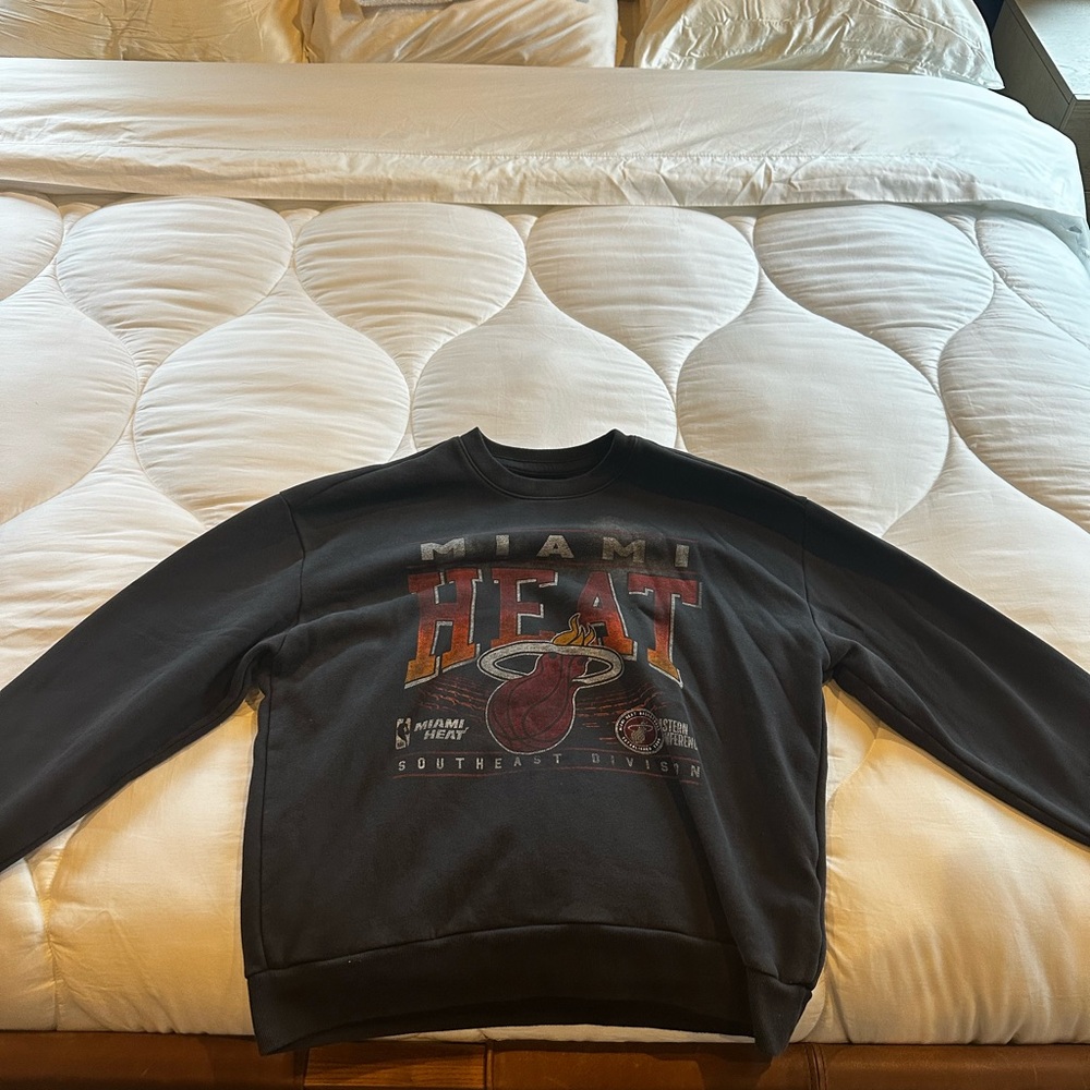 Hollister Miami Heat Black Sweatshirt